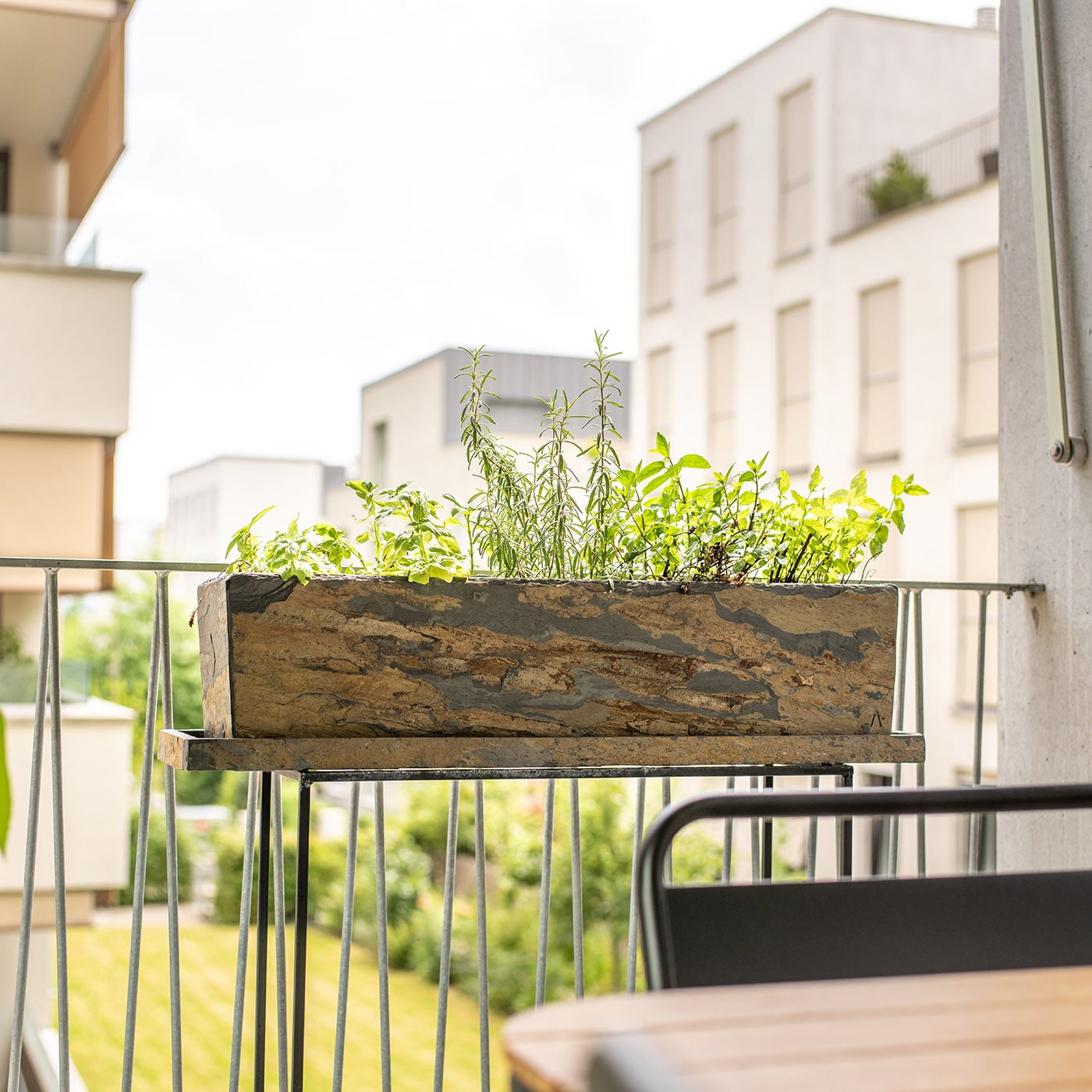 Fioriera sottobicchiere 50 cm Balcony Slate TRAY 50 Rusty by CLIMAQUA